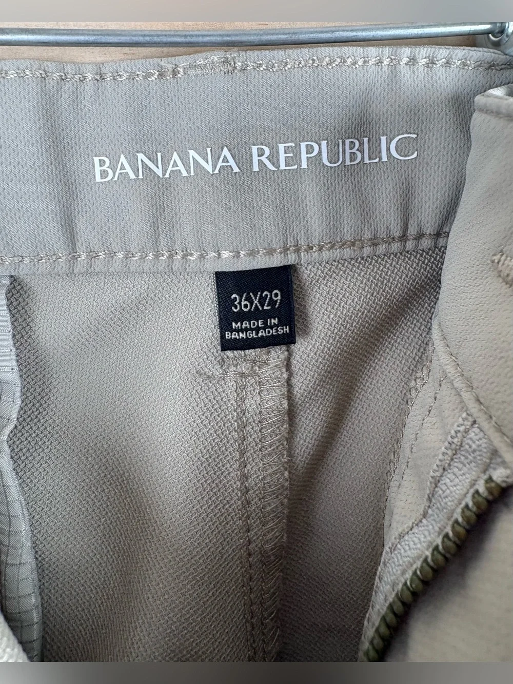 BANANA REPUBLIC BR STANDARD Performance Beige Tan Chino Golf Pants Size 36 x 29